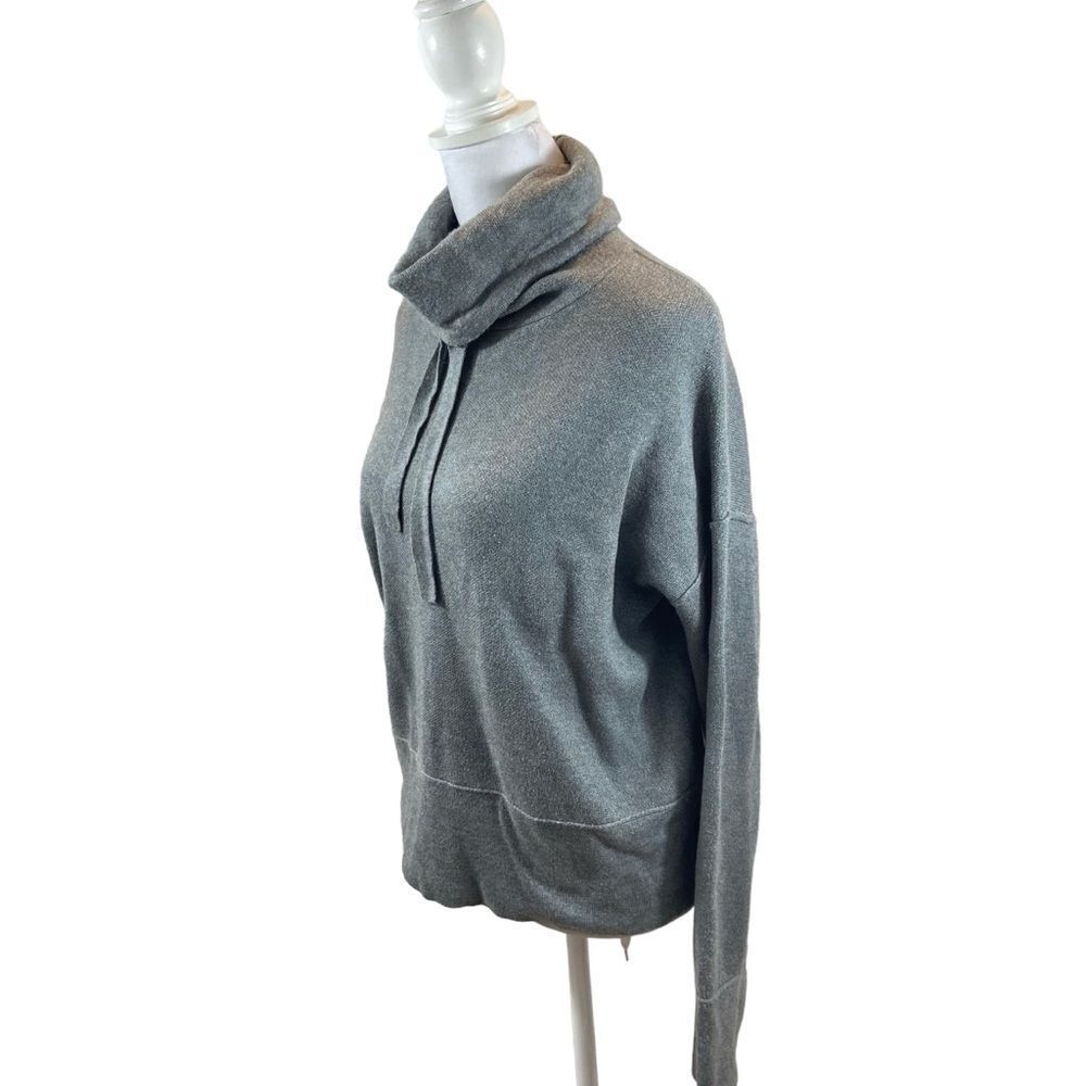 Ladies Universal Thread Grey Funnel Neck Sweater Size Medium
